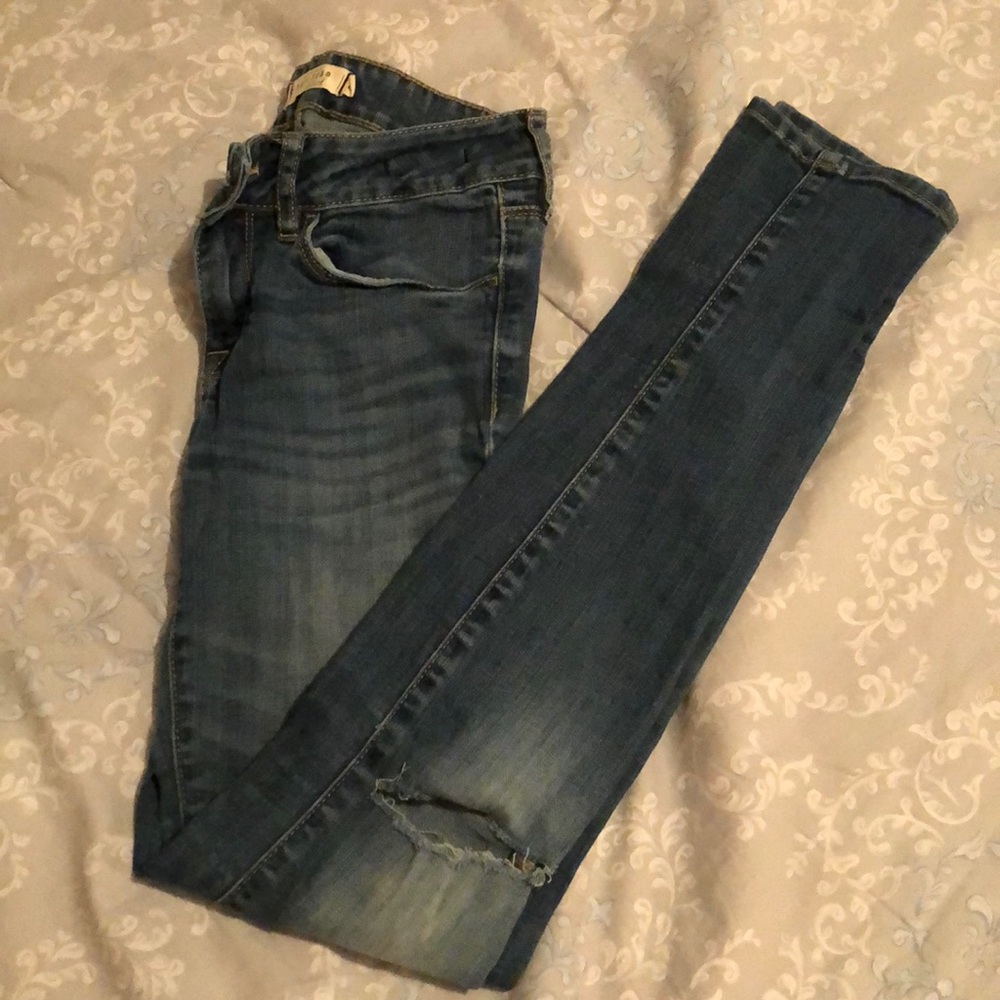 Skinny blue jeans